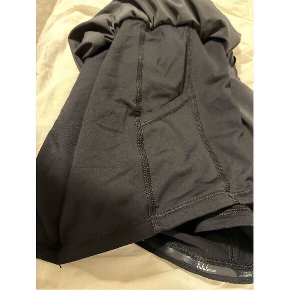 Lululemon Run Breeze size 8 black skirt. Shorts under with pockets. - Picture 8 of 9